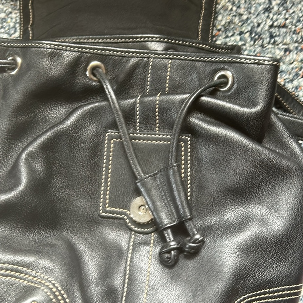 REDUCED!!Pre-Owned authentic leather coach backpack - Picture 9 of 11